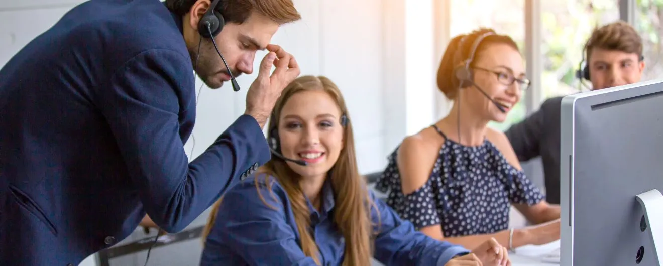 Optimizing live chat support with efficient operator distribution Live Chat Support System case study thumbnail highlighting efficient operator management