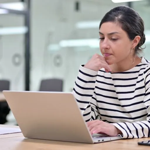 Optimize your knowledge base with an intelligent chatbot system Streamline knowledge management with an AI-powered chatbot